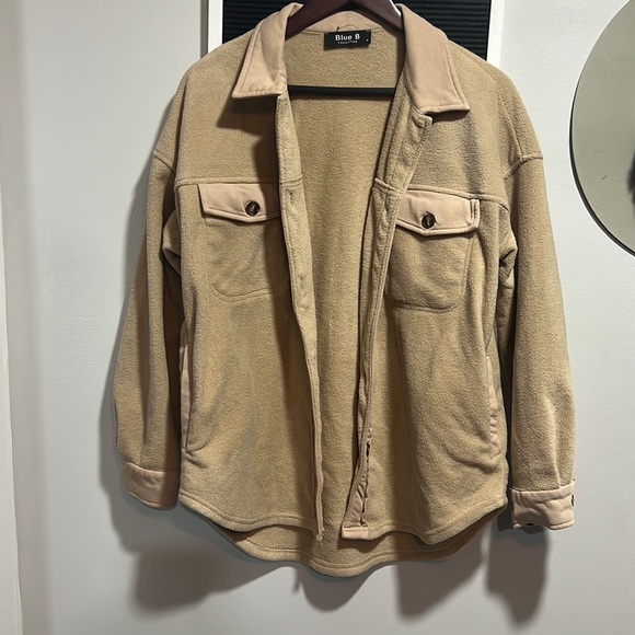 Shacket - Picture 1 of 4